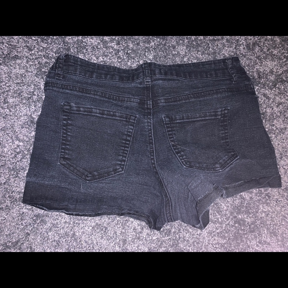 shorts - Picture 2 of 3